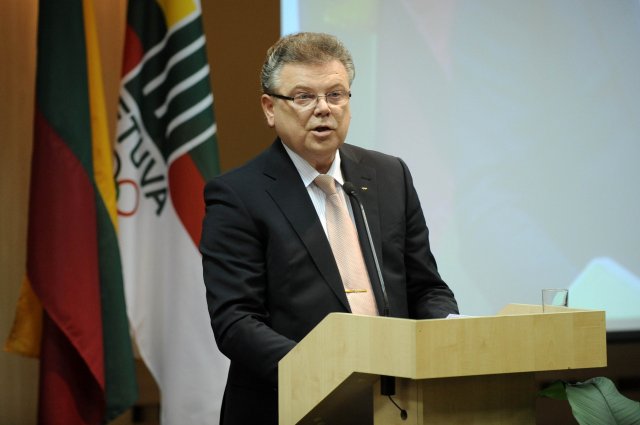 A.Poviliūnas kalba Generalinėje asamblėjoje.