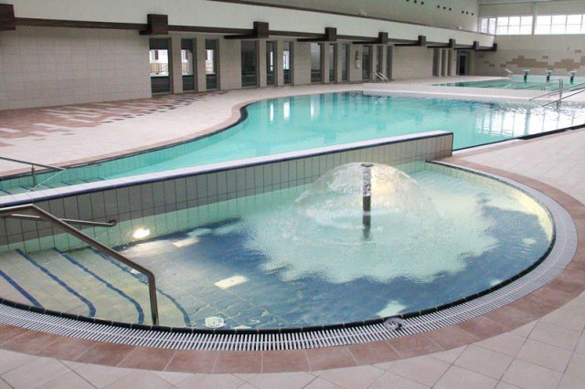 "Girstučio" baseinas padalintas į sportinę ir pramoginę dalis.