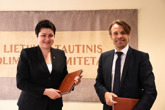 D.Gudzinevičiūtė ir E.Urbanavičius.