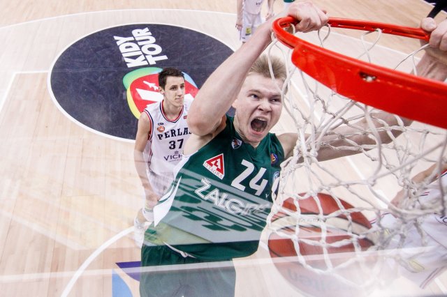 1 vieta.
