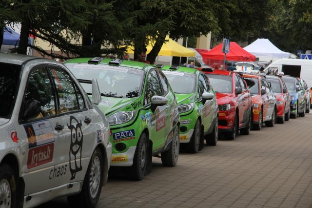 „300 Lakes Rally“.