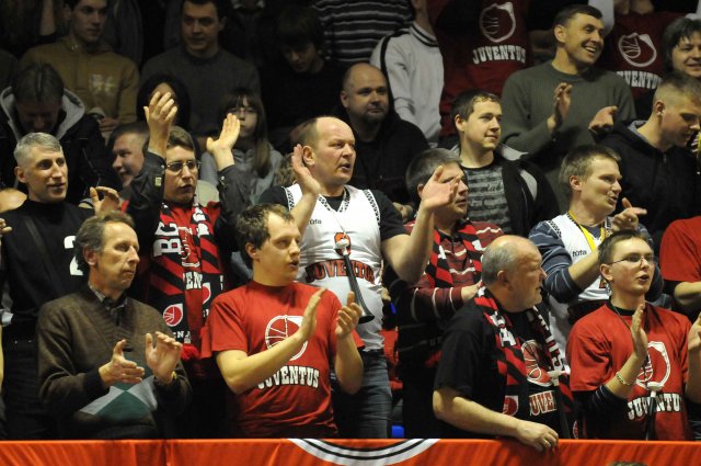 Utenos krepšinio sirgaliai - vieni karščiausių