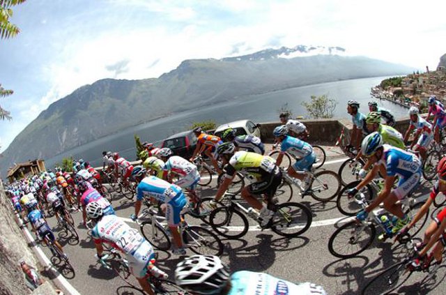 "Giro d'Italia" karavanas.