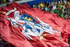 Politikai bando padėti sirgaliams
