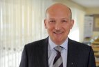 R.Bakutis grįžo į prezidento kėdę