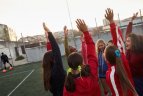 Futbolas merginoms suteikia pasitikėjimo