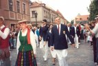 Tradicijos nenutraukė net kruvini šūviai