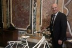 Popiežius Pranciškus turės naują dviratį