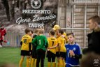 Šventės proga vaikai žaidė futbolą