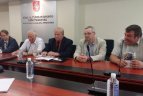 Nelegalias lenktynes lygino su cigaretėmis