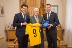 Su V.Adamkumi aptarė futbolo aktualijas