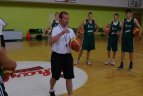 Stovyklautojai rungsis su bendraamžių rinktine