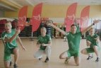 Vaizdo klipe – sportininkų šokis