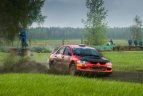 Siūlo persėsti į kitus automobilius