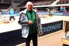 Nepalūžti toli nuo gimtinės padėjo sportas