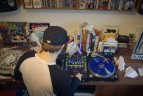 DJ Mamania pasinėrė į popierinę aviaciją