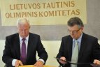 Sutartis pasirašyta, paroda atidaryta...