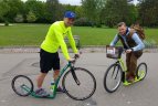 Dviratininkas ralyje startuos automobiliu
