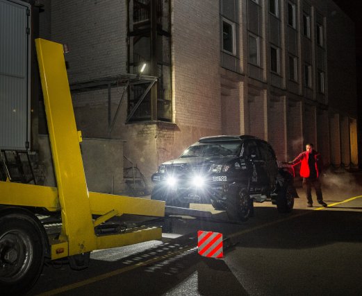Automobiliai bus gabenami į Dakarą