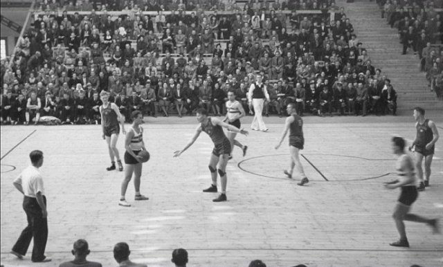 Parodoje Vilniuje eksponuojama 70 unikalių krepšinio eksponatų