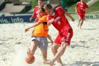 Nepabūgusios karščio į paplūdimio futbolo turnyrą susirinko 7 komandos