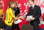 Merginos skatinamos dalyvauti futbolo veikloje