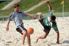 Nepabūgusios karščio į paplūdimio futbolo turnyrą susirinko 7 komandos