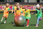 Merginos skatinamos dalyvauti futbolo veikloje