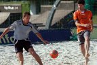 Nepabūgusios karščio į paplūdimio futbolo turnyrą susirinko 7 komandos