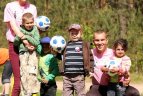 Globos namų vaikus džiugino vyrų bei merginų rinktinių futbolo pamokos