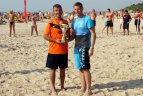 Karštą dieną paplūdimyje virė karštos futbolo kovos
