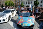 „Gumball 3000“: įspūdingų automobilių desantas pasiekė Vilnių.