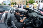 „Gumball 3000“: įspūdingų automobilių desantas pasiekė Vilnių.