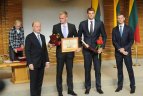 Vyriausybė apdovanojo olimpiečius.