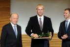 Vyriausybė apdovanojo olimpiečius.