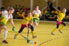 Vaikų žolės riedulio lygos U12 finalinės varžybų momentas