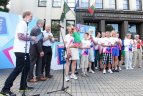 Kauniečiai išlydėjo olimpinio deglo nešėją Birutę Statkevičienę