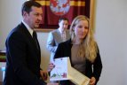 Vilniaus „Kibirkšties-VIČI-IKI“ komandos krepšininkės Vilniaus rotušėje.