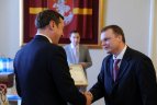 Vilniaus „Kibirkšties-VIČI-IKI“ komandos krepšininkės Vilniaus rotušėje.