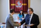 Vilniaus „Kibirkšties-VIČI-IKI“ komandos krepšininkės Vilniaus rotušėje.