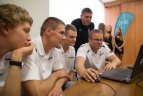 DNB krepšinio IQ testo pristatyme dalyvavo ir krepšininkai, ir žurnalistai.