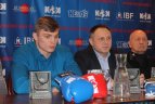 Vakaro metu bus galima išvysti keturiolika kovų