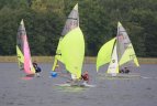 Vaikų buriavimo sezoną Trakuose užbaigė regata „Slėnio Ruduo 2015“.