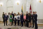 Apdovanojimų ceremonija prezidentūroje.