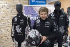 Dakaro raliui skirtos aprangos pristatymas.
