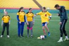 Dienos centro vaikams – futbolo treniruotė su Edgaru Jankausku.
