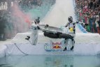 „Red Bull Jump & Freeze“ Liepkalnyje.