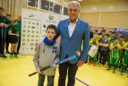 Vaikų žolės riedulio lygos U12 finalinės varžybų momentas