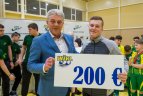 Vaikų žolės riedulio lygos U12 finalinės varžybų momentas