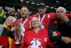 D.Kasparaitis su mama ir seserimi bei D.Zubrus su tėvu.